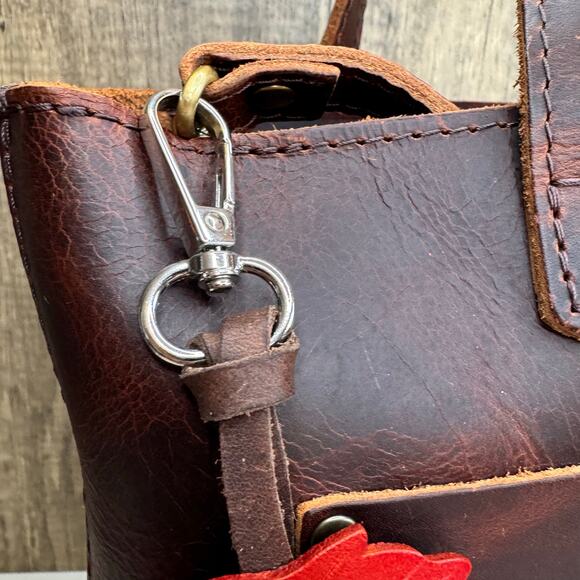 Leather Purse Charm Maple Leaf Bag Charm Genuine Leather Purse Keychain NEW - Picture 7 of 7